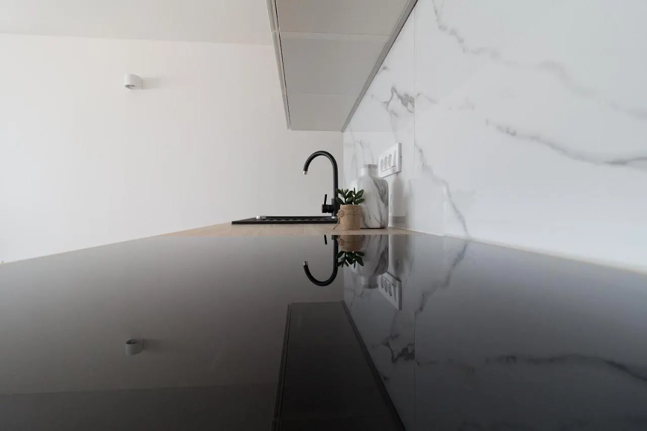 נין Luxury Beachfront Villa Crystal Aenona - By Ta Leut Agency דירה